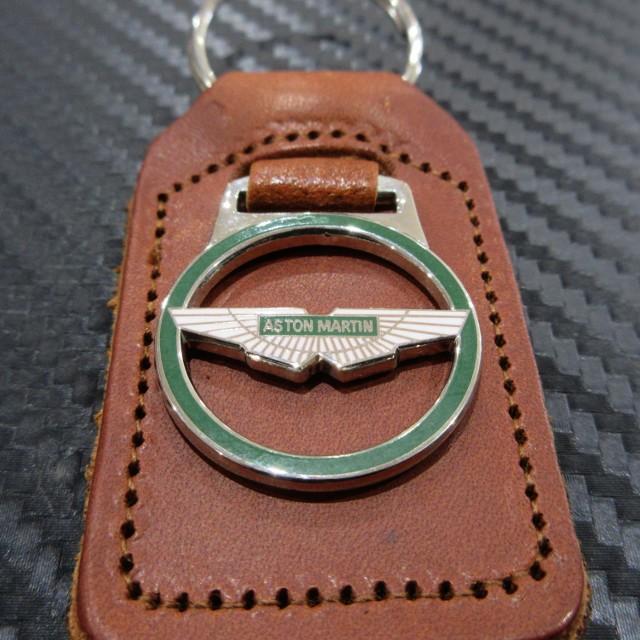 ASTON MARTIN アストンマーティン レザーキーリング ／ ブラウン