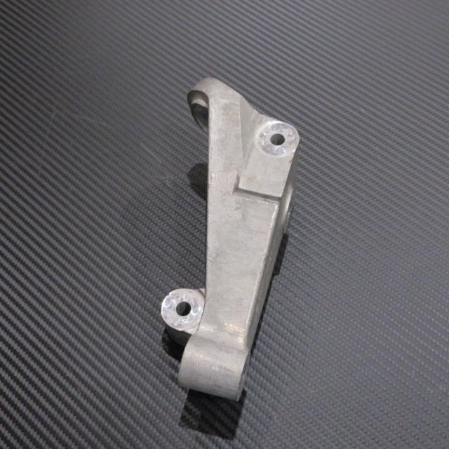 LOTUS ロータス 純正 ギアボックス＆ブレーキキャリーア マウントブラケット RHの画像