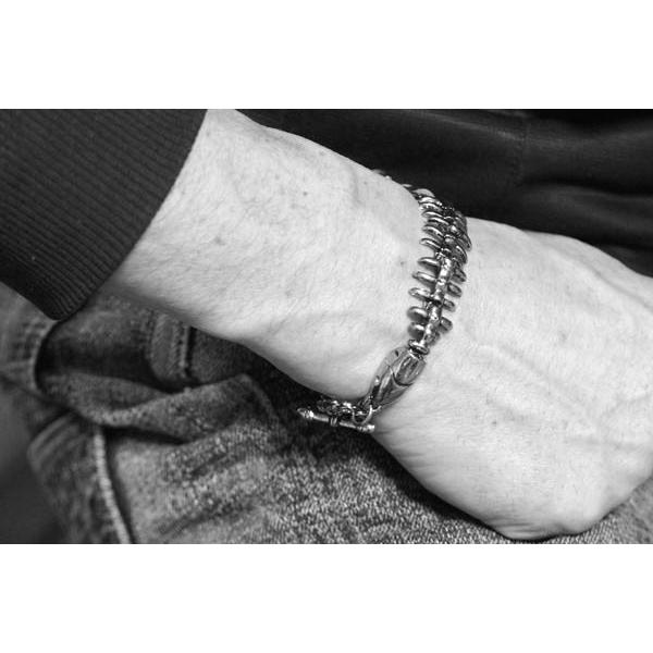 フィッシュ 魚 怪物 スケルトン メンズ メタル ブレスレット 肌触りがいい