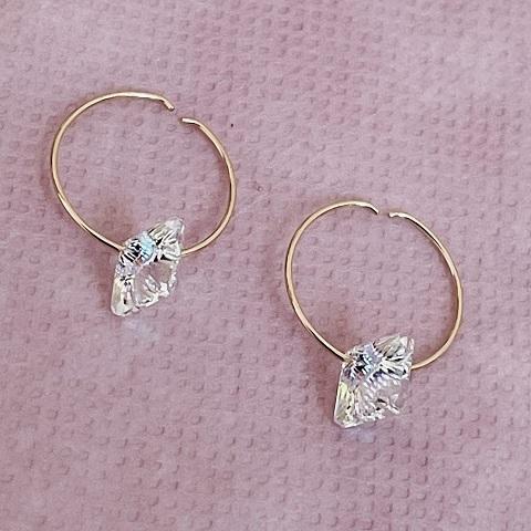 ニューノンホールピアス K10イヤリング ぶらぶら動いてキラキラします