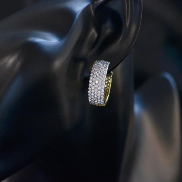 ダイヤモンドパヴェピアス 18K 0.6カラット ダイヤモンドパヴェピアス 18K 0.6カラット ダイヤモンド ピアス