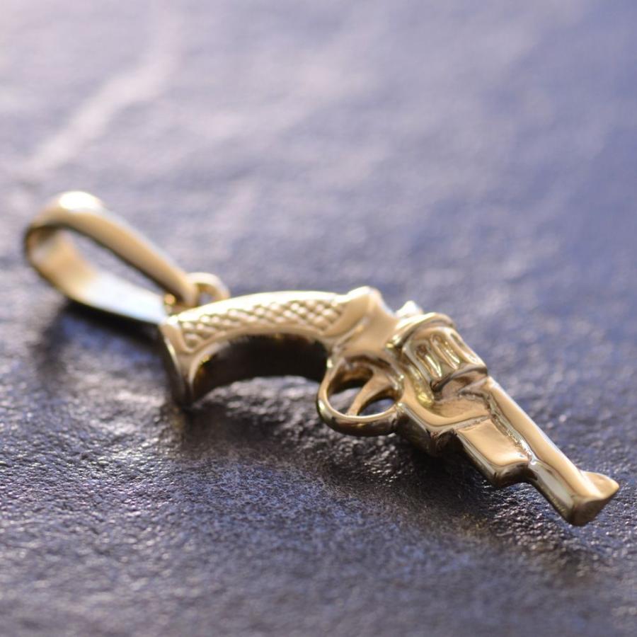 ペンダントトップ メンズ K18 18金 ゴールド ピストル 拳銃モチーフ