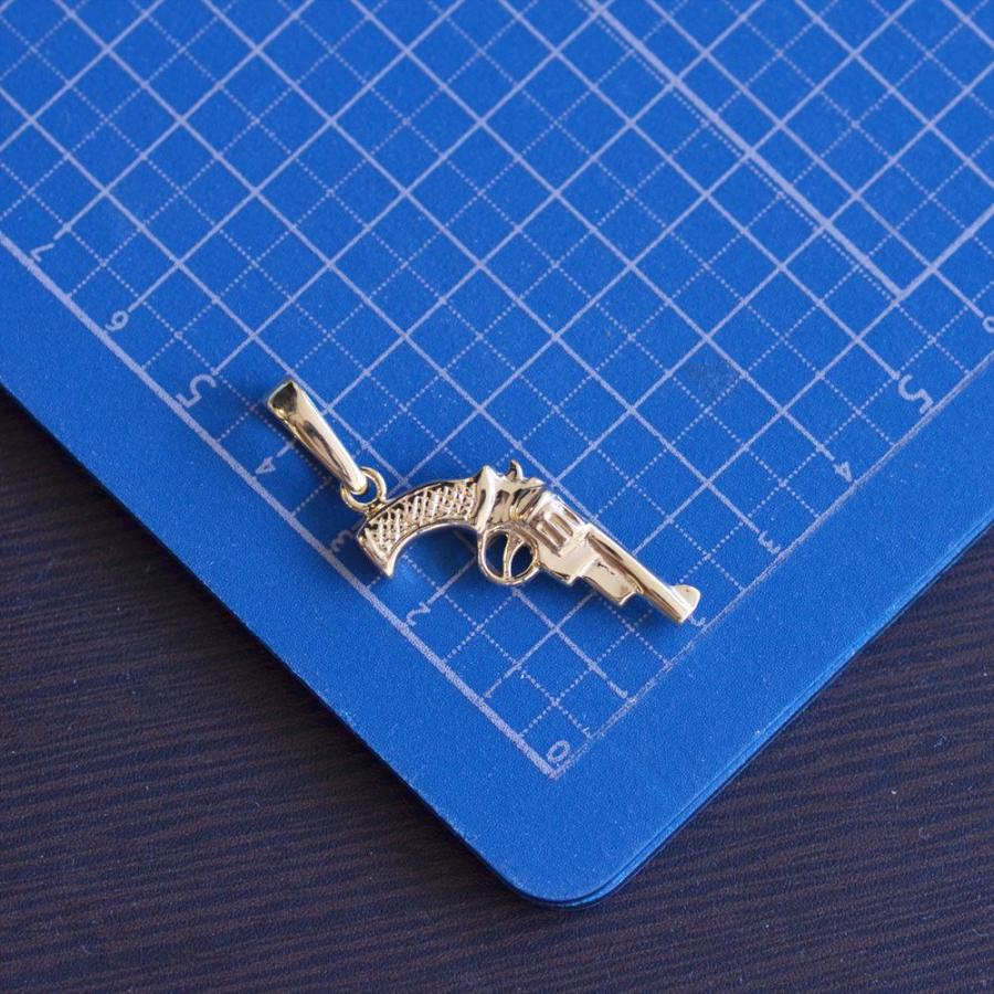 ペンダントトップ メンズ K18 18金 ゴールド ピストル 拳銃モチーフ