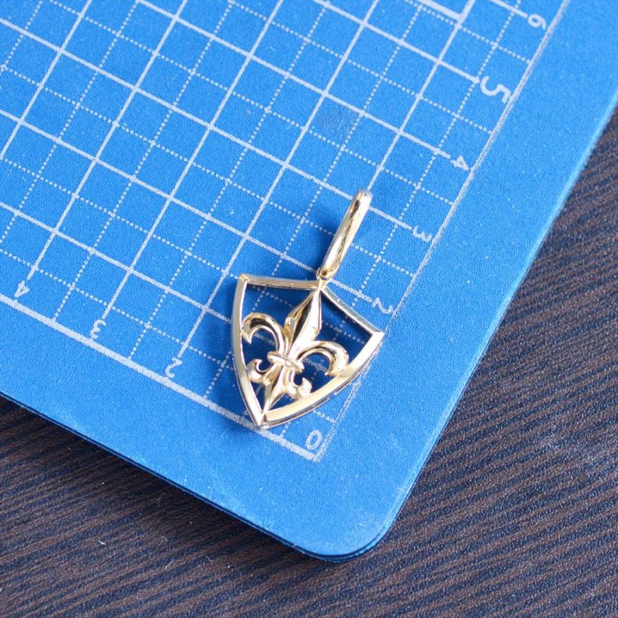 ペンダントトップ メンズ 18金 K18 メンズペンダントトップ 百合の紋章