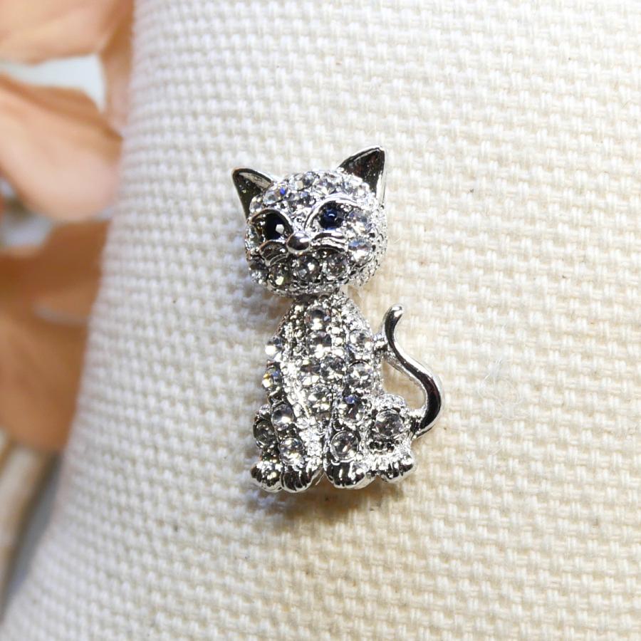 タイタック タックピン 小さいブローチ ネコ 猫 キャットお座り