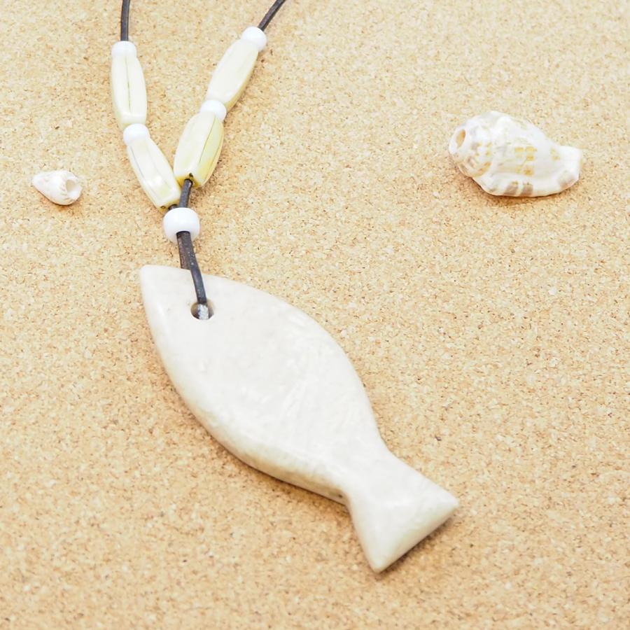 ネックレス ロングペンダント フィッシュ 魚 自然素材 ストーン レザー 
