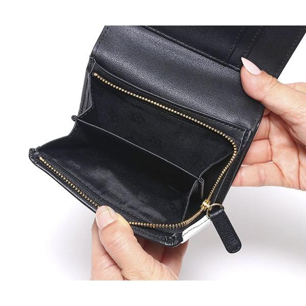 ✨美品✨MARY QUANT マリークワント 2つ折り財布 デイジー レザー 花 MARY QUANT 財布 マリークワント mary quant デイジーパッチ