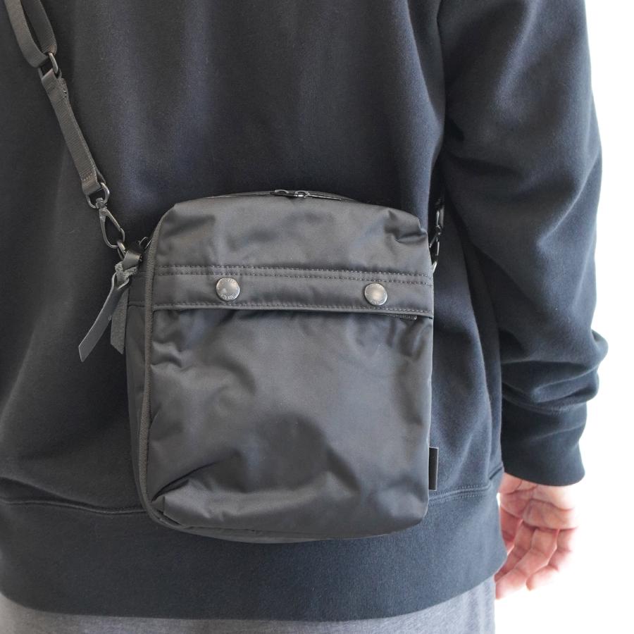 UNTRACK 公式 アントラック CITY DS ショルダーバッグ メンズ