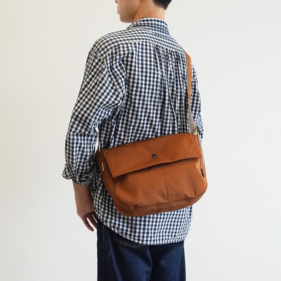 UNTRACK エース公式 ショルダーバッグ お出かけ 旅行 カバン B5 6L