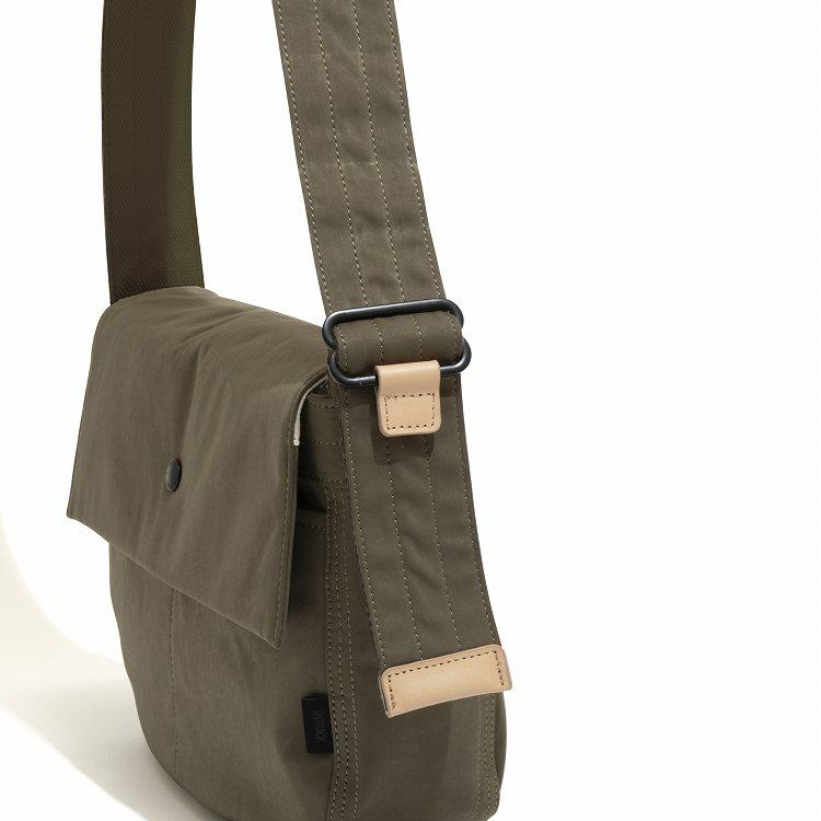 UNTRACK アントラック CITY PLUS / NEWSPAPER ニューズペーパーバッグ