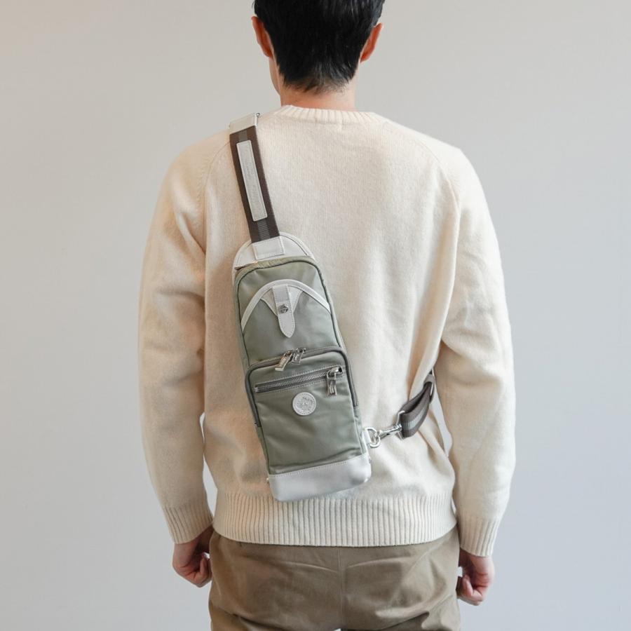 ＼公式／ ボディバッグ メンズ 縦型 Orobianco オロビアンコ ソロペルテ 3L 軽量 570g 斜めがけ 上品 小さめ コンパクト ブランド 92957 父の日 ギフトの画像