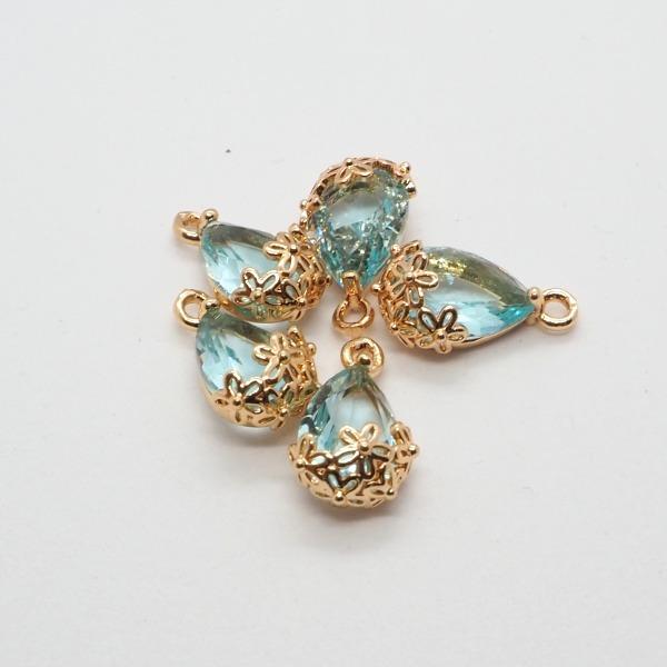 クリアガラスペンダントトップ　クリアブルーとゴールドカラー花とドロップ　1個　X-GLAA-T007-05C | 