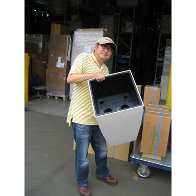 【送料・代引手数料無料】ドイツ製植木鉢　室内、屋外でも使える底面給水型軽量プランター【レチューザ・コラム　40】皿鉢不要_5