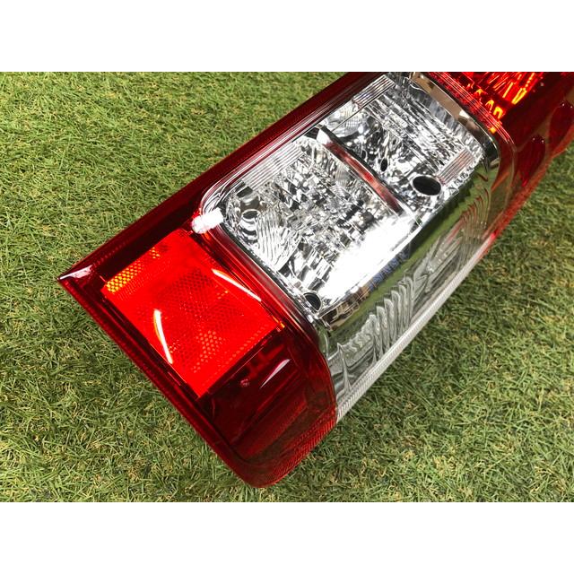 ☆美品☆200系 ハイエース 後期 テールランプ テールレンズ テール 