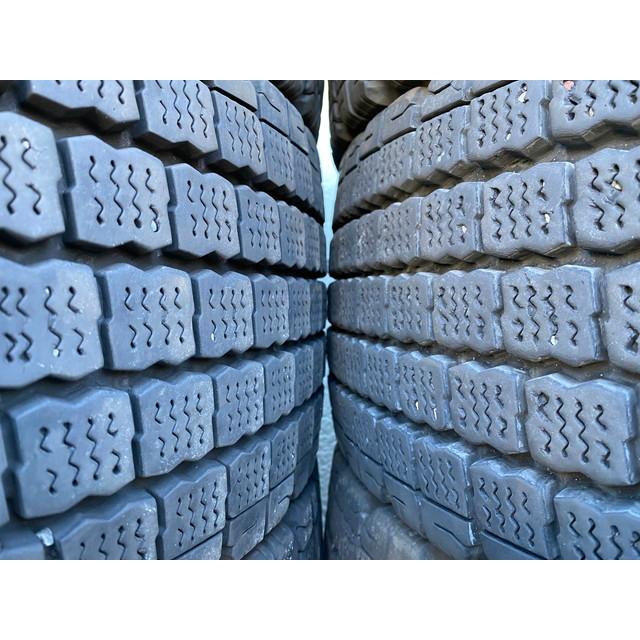 ★スタッドレス★バリ溝★245/70R19.5 ブリヂストン製 W910 リトレッドタイヤ 再生タイヤ 更生タイヤ 冬タイヤ 8本 (2)の画像