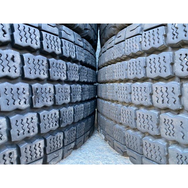 ★スタッドレス★バリ溝★245/70R19.5 ブリヂストン製 W910 リトレッドタイヤ 再生タイヤ 更生タイヤ 冬タイヤ 8本 (2)の画像
