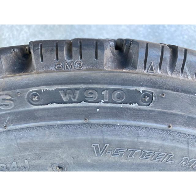★スタッドレス★バリ溝★245/70R19.5 ブリヂストン製 W910 リトレッドタイヤ 再生タイヤ 更生タイヤ 冬タイヤ 8本 (2)の画像