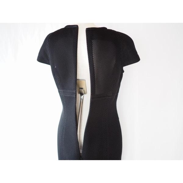 ESCADA #snc エスカーダ ワンピース 36 黒 半袖 Vネック タイト バック 