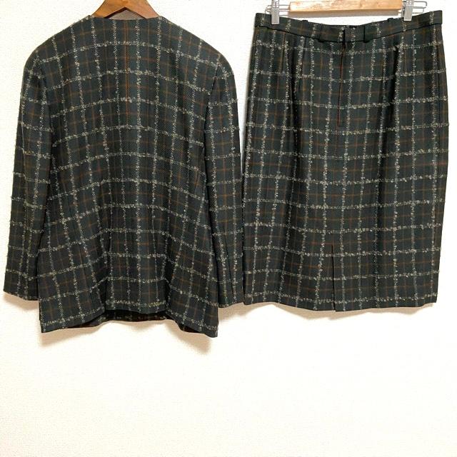 【レリアン】ダークグリーン　スカートスーツ Leilian #wnc レリアン セットアップ スカートスーツ 13+ 深緑