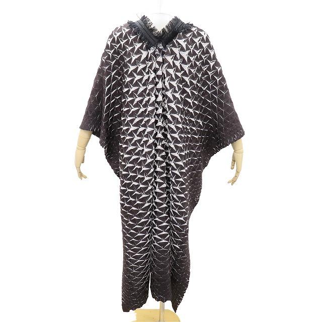 Wingfoil junkie　イッセイミヤケ　変形　ポンチョ ISSEY MIYAKE（イッセイミヤケ） #apc コート ポンチョ 2 黒系 白 3D