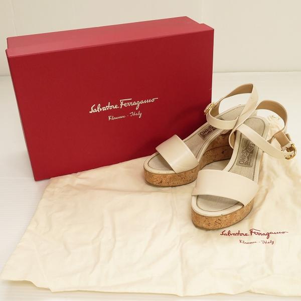 や*ん様 【美品】Salvatore Ferragamo ベージュサンダル　ガン FERRAGAMO（フェラガモ） #sns サンダル 5+ D ベージュ ウエッジソール