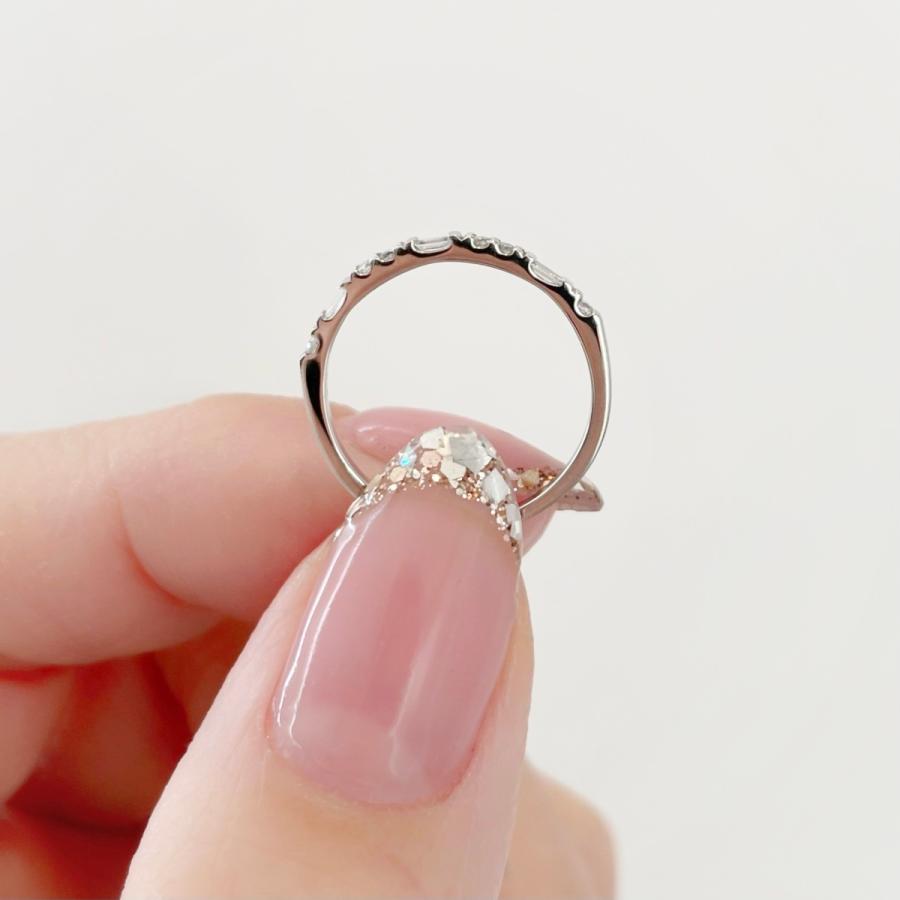細い プラチナリング バケットカット ダイヤモンド  バケットリング　指輪 重ね付け 細い指輪 Pt950  0.1ct  ハーフエタニティー サイズ５ から サイズ２０の画像