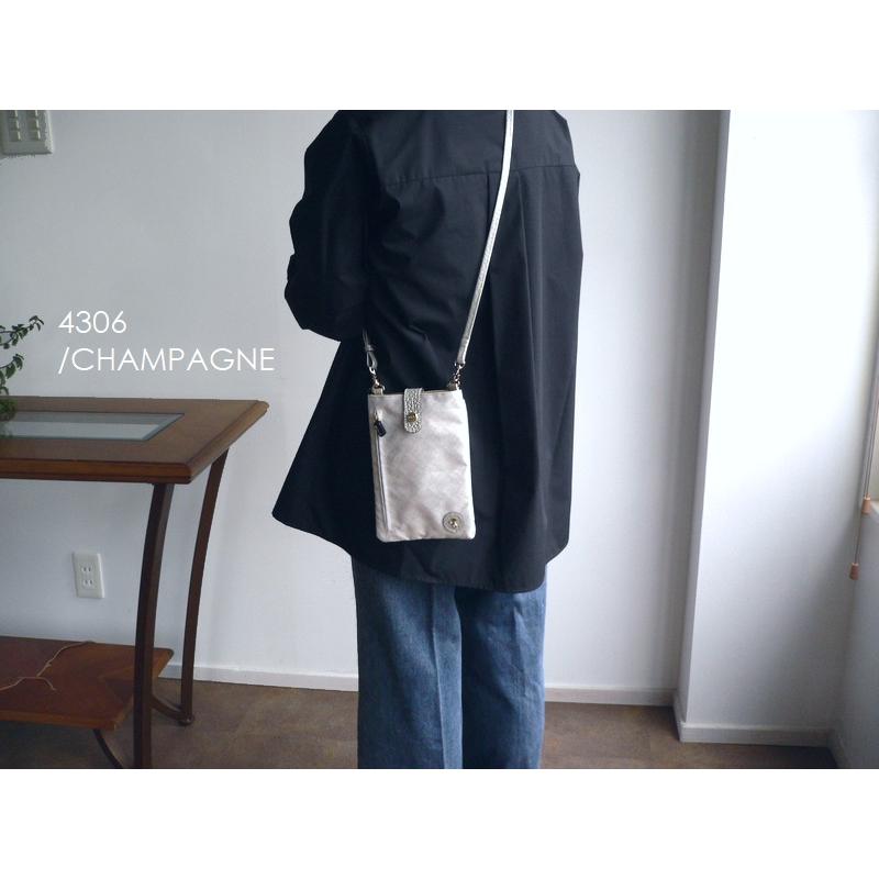 PELLE BORSA（ペレボルサ） ポシェット ショルダーバッグ Alive 