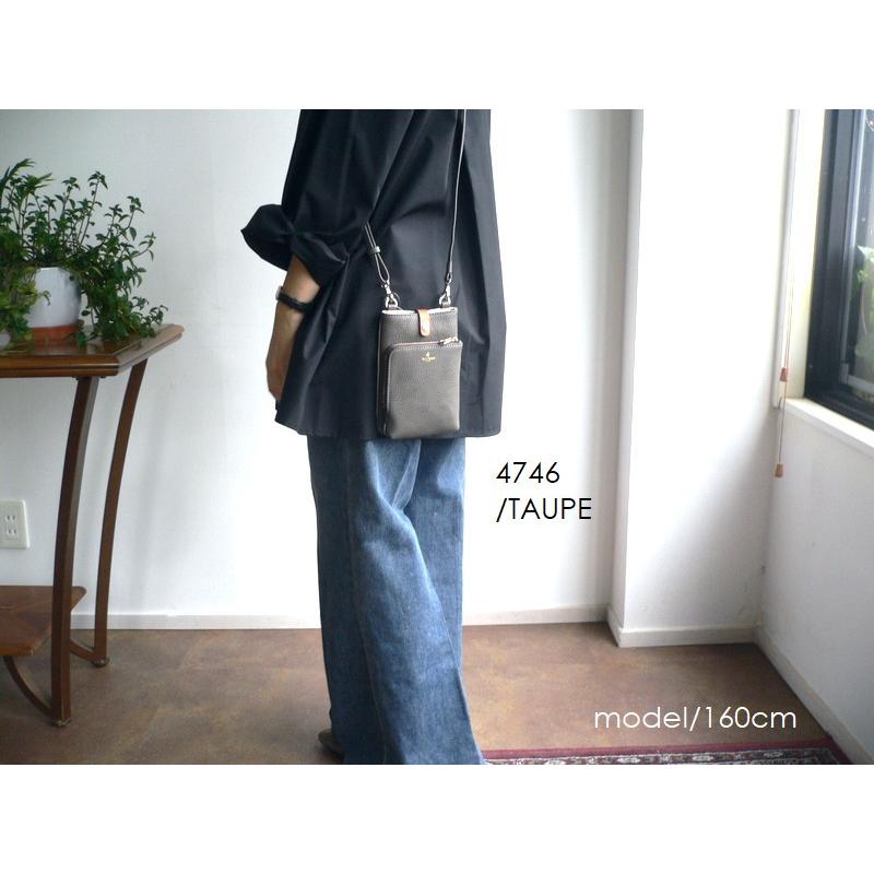 PELLE BORSA（ペレボルサ） ポシェット ショルダーバッグ Reinette