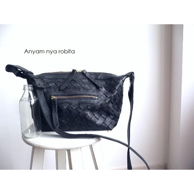 55 以上節約 Robita ロビタ Anyam Nya Robita バイアス メッシュレザー ショルダーバッグ An 155m ブラック Robita An155mblk Ac Lounge 通販 Yahoo ショッピング 最新人気 Www Ladislexia Net