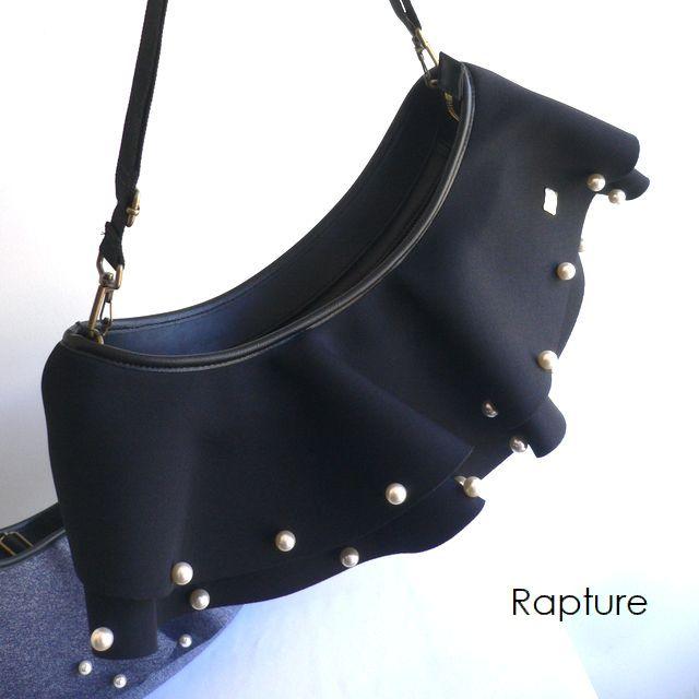 【RAPTURE ラプチャー】ダイバー素材 ティアードネイプルズボディバッグ ラプチャーティアードネイプルズボディバッグ RAPTURE ダイバー素材