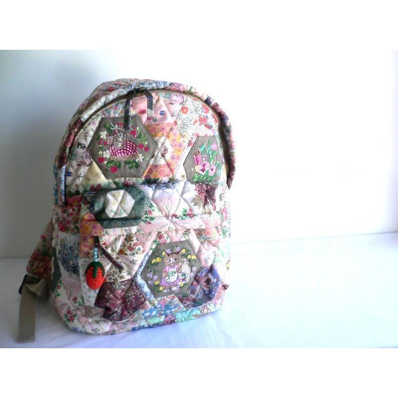 タマオワールド.クマ刺繍リュック.バックパック.tamao world ブルー tamao world（タマオワールド） バッグ パッチワークプリント 中綿