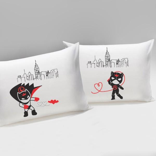 楽天最安値に挑戦 恋人 お揃い キャットウーマン バットマン ペアギフト カップル ピローケース 枕カバー カップル ペア カップル をテーマにした枕カバーセット ペアギフト 結婚祝い クリスマス バレンタインデー プレゼント シーツ カバー