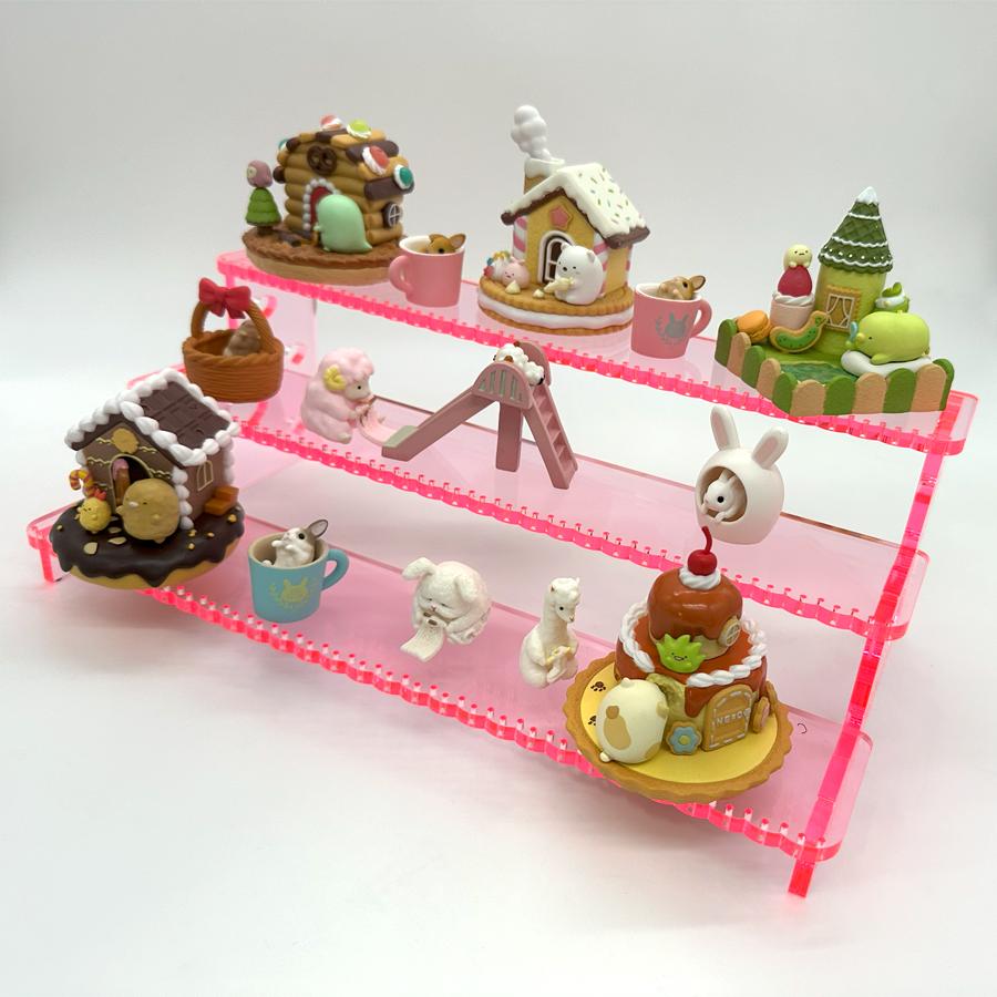 キラキラ光る！蛍光ピンクアクリルひな壇｜組み立て式ディスプレイ