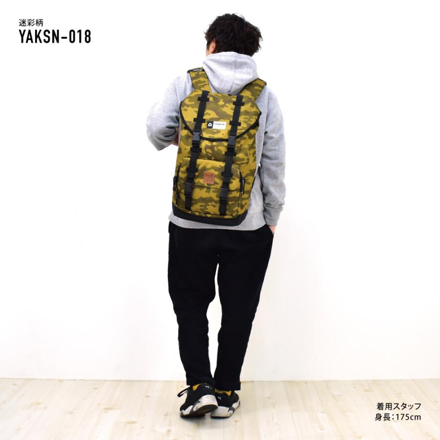 極美品　YAKPAK スヌーピーコラボ リュック　大容量　軽量 YAKPAK ヤックパック スヌーピー リュック 大容量 15L a4