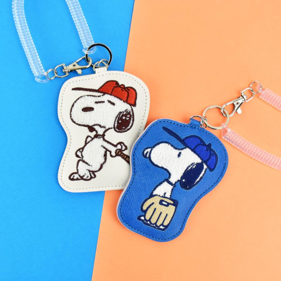 昭和レトロSnoopy in New York ケース パスケース セット 昭和レトロSnoopy in New York ケース パスケース セット 昭和レトロ