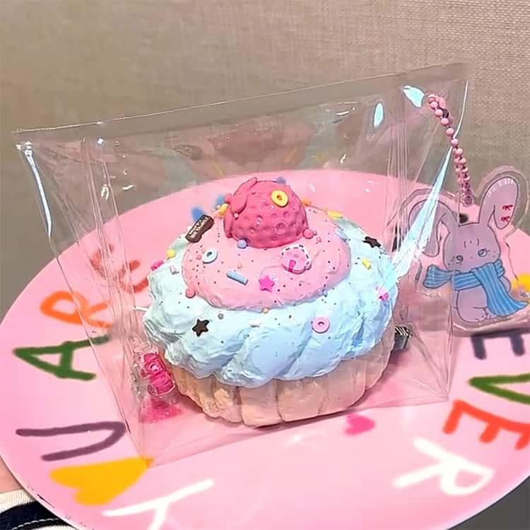 スクイーズ  おもちゃ イチゴ ケーキ 水感スクイーズ ストレス解消 癒し 万能アイテム ぷにぷに弾力 低反発ソフト握り心地 伸縮自在 子供 ふわふわ |  | 01