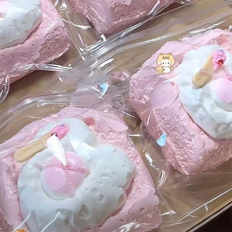 スクイーズ  大サイズ パン ケーキスクイーズ スイーツ スクイーズケーキ 低反発 おもちゃ かわいい 水感スクイーズ おもちゃ 水感 握るおもちゃ |  | 11