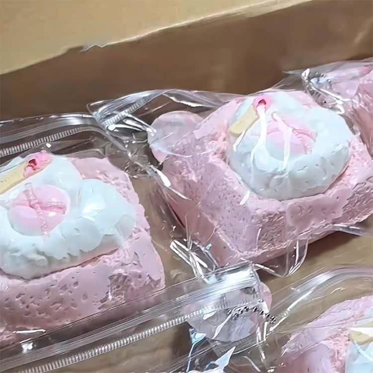 スクイーズ  大サイズ パン ケーキスクイーズ スイーツ スクイーズケーキ 低反発 おもちゃ かわいい 水感スクイーズ おもちゃ 水感 握るおもちゃ |  | 04