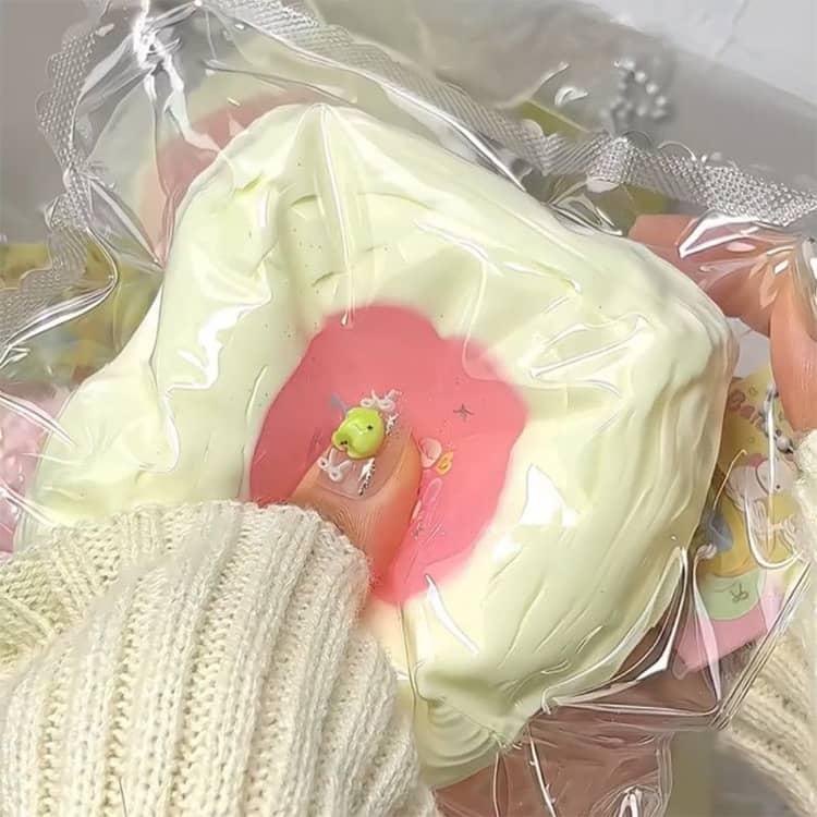 スクイーズケーキおもちゃ 水感スクイーズ 大きいパン スクイーズ パン型 ケーキ フード  伸縮性のあるスティッキーボールおもちゃ 弾力性が高く 手触 |  | 13