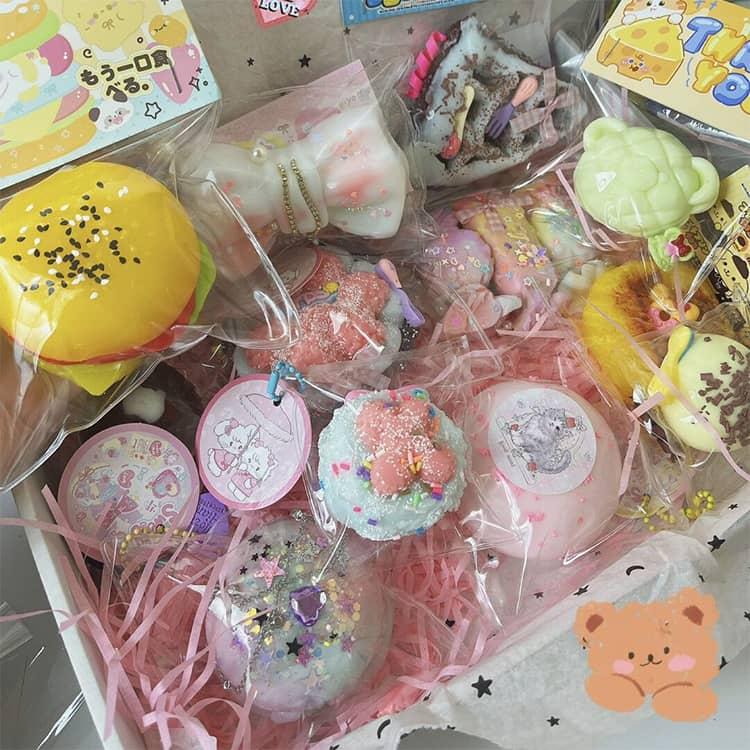 福袋 6点セット/7点セットスクイーズ  肉球 低反発 おもちゃ 大サイズ 中サイズ ぷにぷに もちもち かわいい パン ケーキ スイーツ 大福 そっ |  | 15