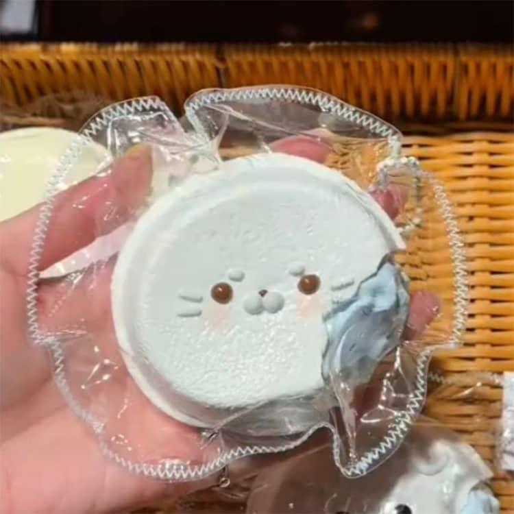 スクイーズ 大アザラシ たい焼き 肉球 感触 プッシュ  低反発 大福 ぷにぷに ふわふわ ぬいぐるみ おもちゃ かわいい 握る ストレス解消 もちも |  | 01
