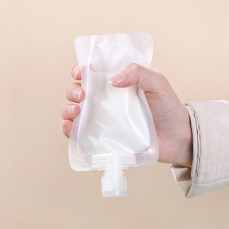 ウチ容器 トラベル液体 個包装 袋入り 50枚入り 30ml 50ml 100ml トラベルボトル 詰め替えボトル 小分けボトル 漏れ防止 詰め替え容 |  | 02