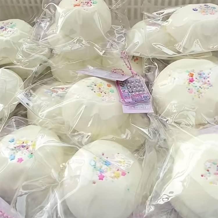 スクイーズ 大福 ケーキスクイーズ おもちゃ 水感スクイーズ 伸縮性のあるスティッキーボールおもちゃ 弾力性が高く 手触りが柔らかく スクイーズおもち |  | 12