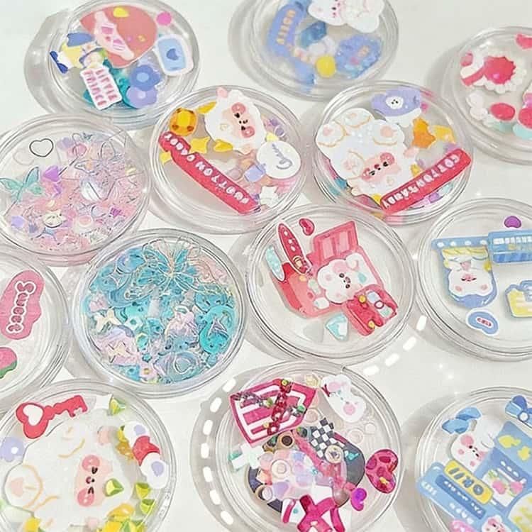50個セット カプセルシール 作れる 手作りキット シャカシャカ動く カプセル 簡単 初心者 レジン不要 トークンカプセル ホルダー 子ども シール |  | 01
