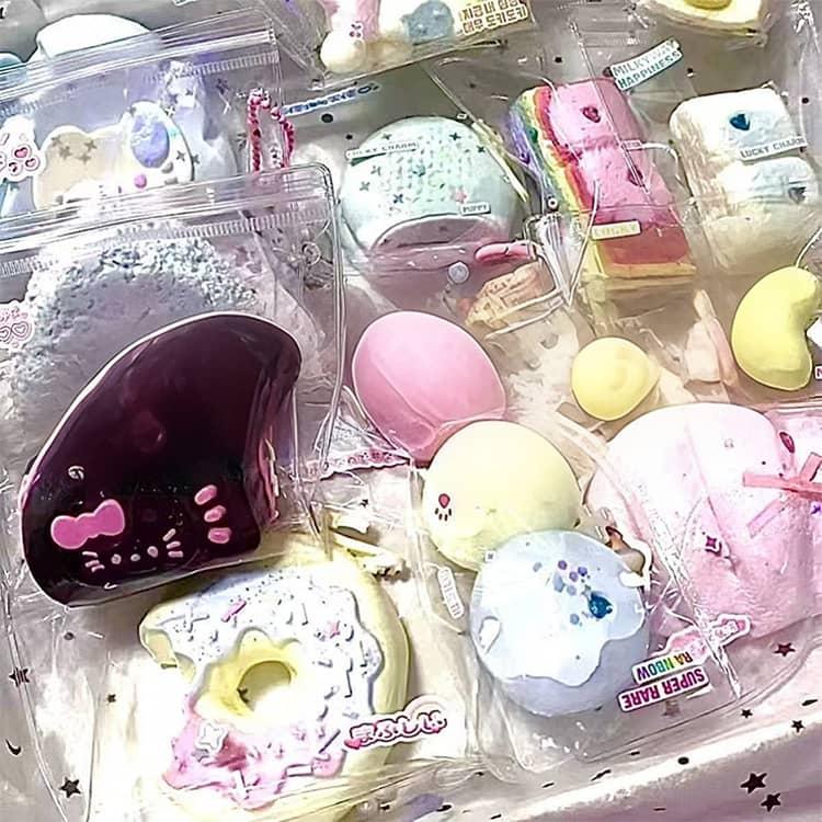 6個~7個セット スクイーズ 福袋 ブラインドボックス 大サイズ 中サイズ 肉球 ネコ ねこ ケーキ パン 低反発 おもちゃ かわいい 握る ストレス |  | 15
