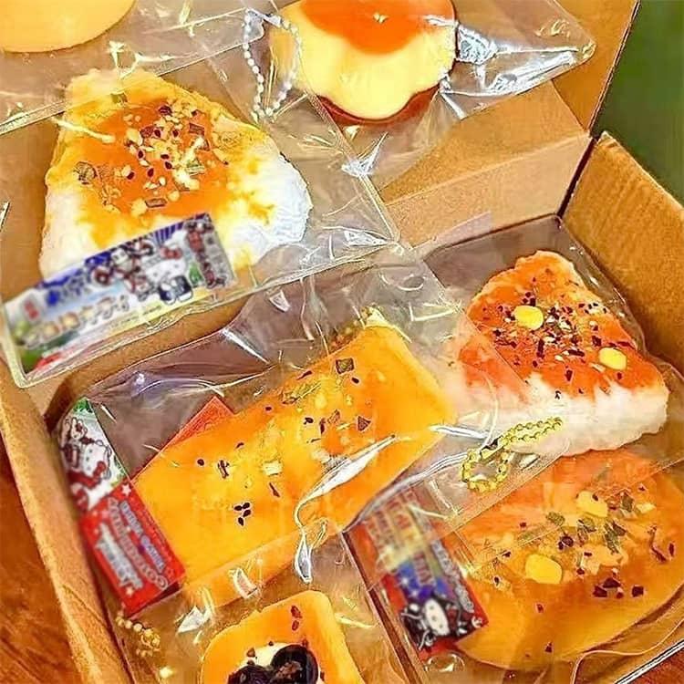6個~7個セット スクイーズ 福袋 ブラインドボックス 大サイズ 中サイズ 肉球 ネコ ねこ ケーキ パン 低反発 おもちゃ かわいい 握る ストレス |  | 17