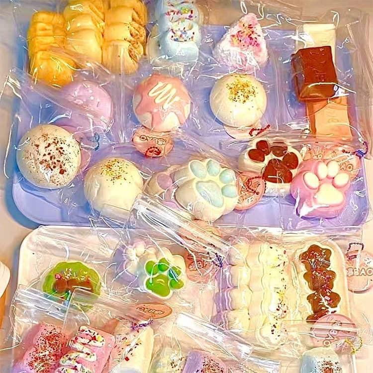 6個~7個セット スクイーズ 福袋 ブラインドボックス 大サイズ 中サイズ 肉球 ネコ ねこ ケーキ パン 低反発 おもちゃ かわいい 握る ストレス |  | 02