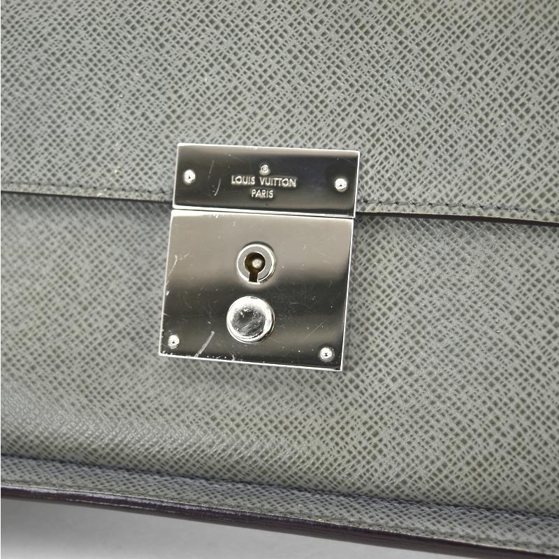 ベライア ルイヴィトン バッグ タイガ ネオ グラシエ セカンドバッグ