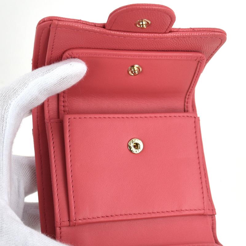 さと　正規品　CHANEL 三つ折り財布　ギャビアスキン さと 正規品 CHANEL 三つ折り財布 ギャビアスキン CHANEL