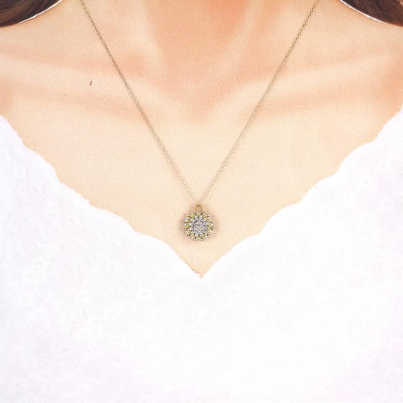 K18 ダイヤモンド0.50ct ペンダントトップ　フラワー K18 フラワーダイヤ ペンダントトップ